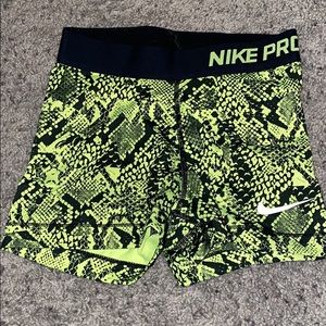 XS Nike Pro